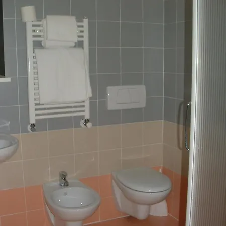 Tre Ponti Apartmanhotel Verbania